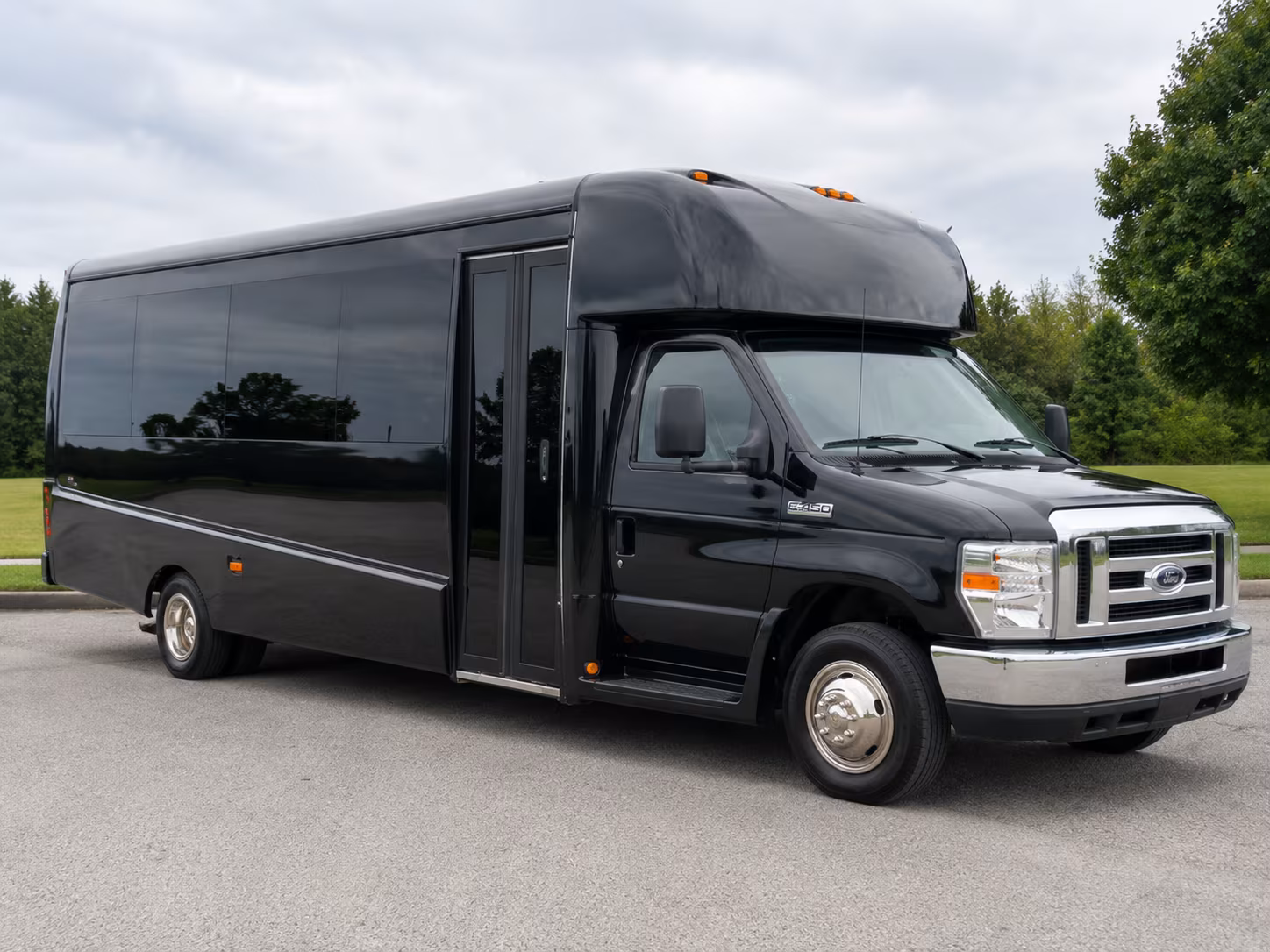 minibuses for trade show exhibitor and staff transportation in west valley city